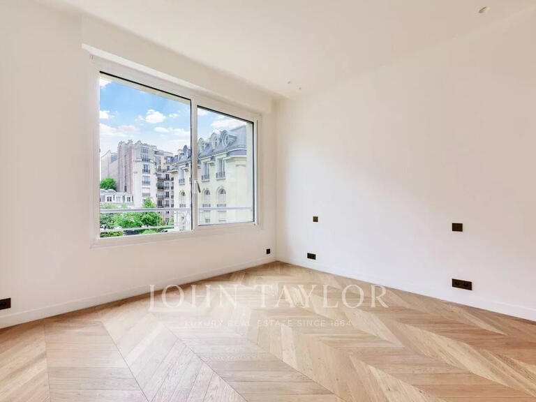 Appartement Paris 16e - 4 chambres - 212m²