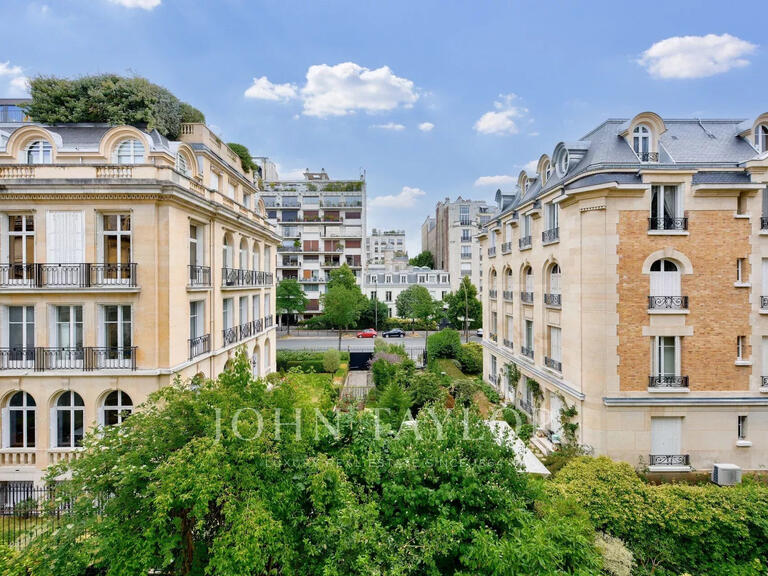 Appartement Paris 16e - 4 chambres - 212m²