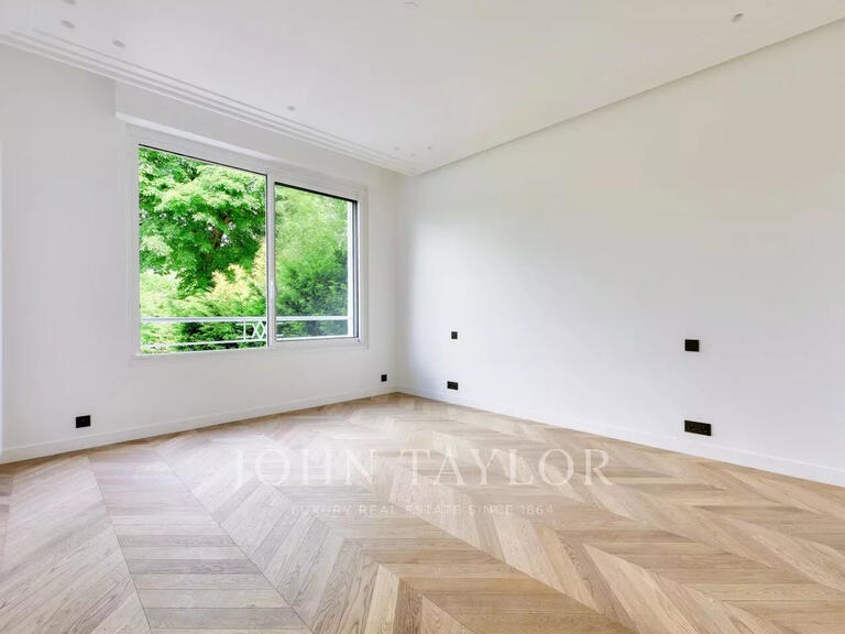 Appartement Paris 16e - 4 chambres - 212m²