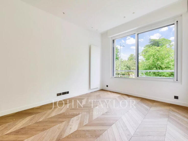 Appartement Paris 16e - 4 chambres - 212m²