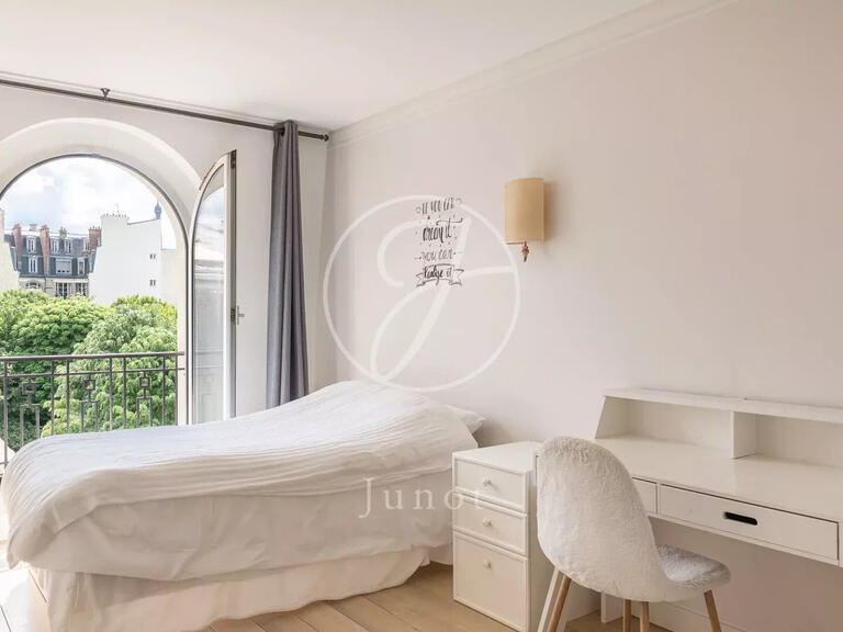 Appartement Paris 16e - 5 chambres - 260m²