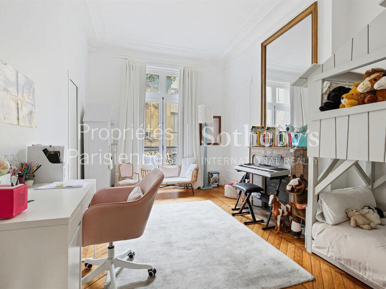 Appartement Paris 16e - 3 chambres - 182m²