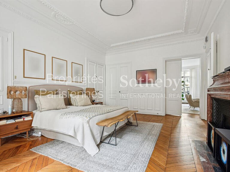 Appartement Paris 16e - 3 chambres - 182m²