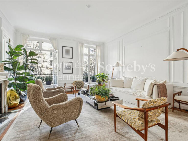 Appartement Paris 16e - 3 chambres - 182m²