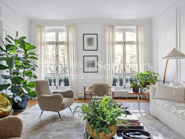 Appartement Paris 16e - 3 chambres - 182m²