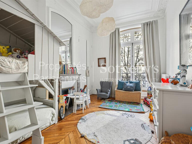 Appartement Paris 16e - 3 chambres - 182m²