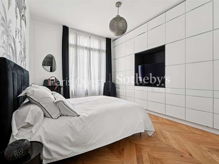 Appartement Paris 16e - 6 chambres - 247m²