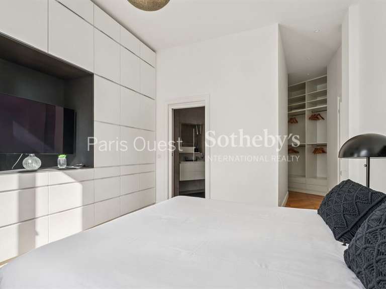Apartment Paris 16e - 6 bedrooms - 247m²