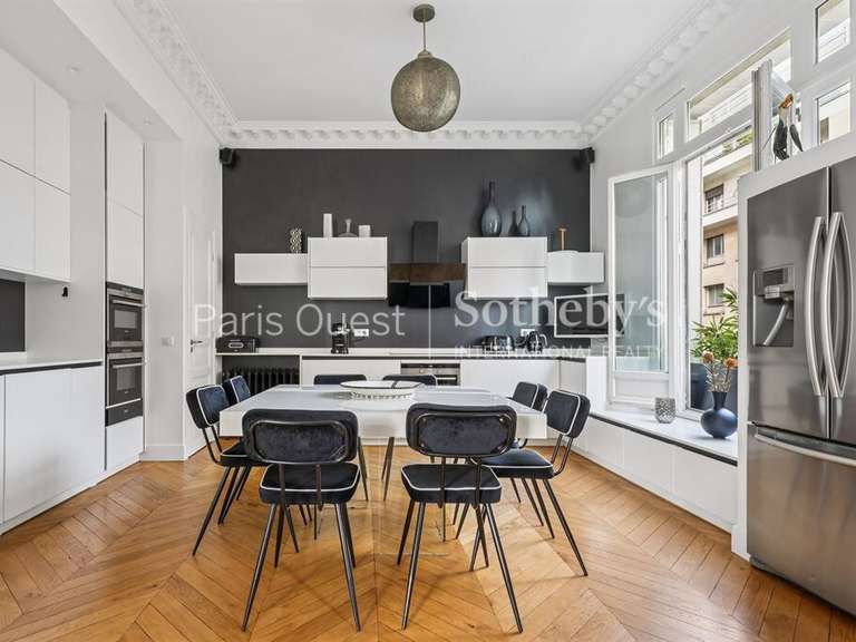 Apartment Paris 16e - 6 bedrooms - 247m²
