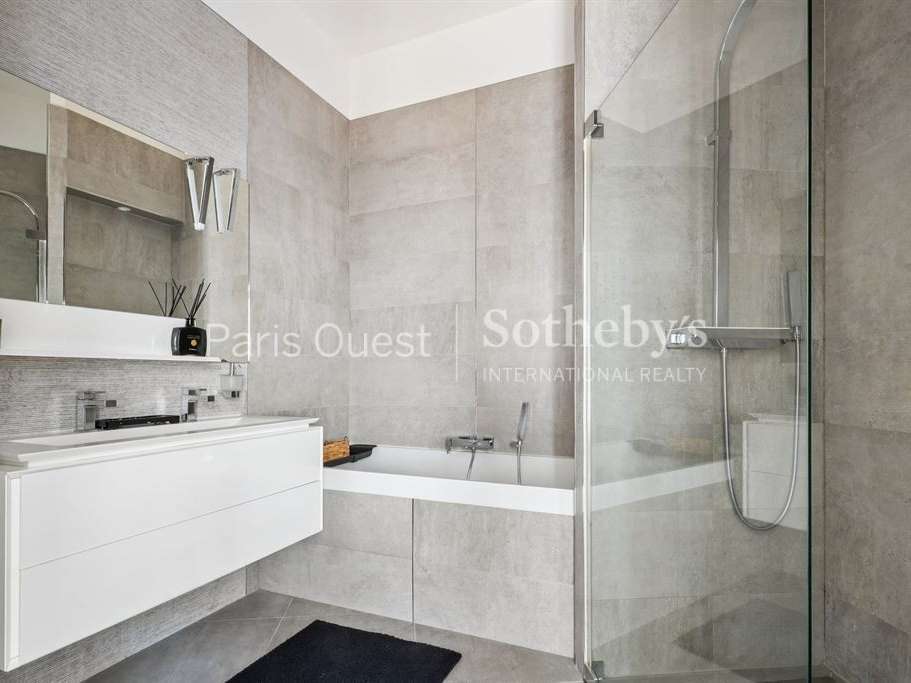 Apartment Paris 16e