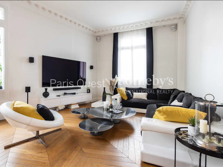 Apartment Paris 16e - 6 bedrooms - 247m²