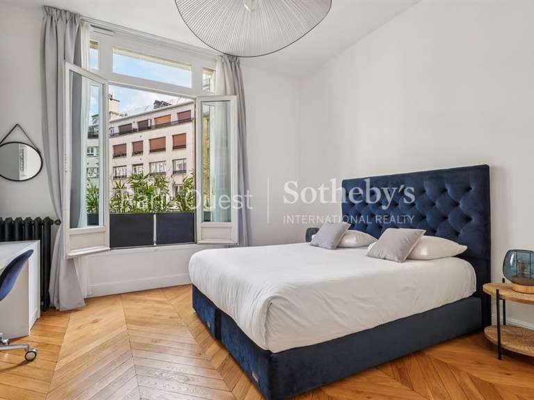 Apartment Paris 16e - 6 bedrooms - 247m²