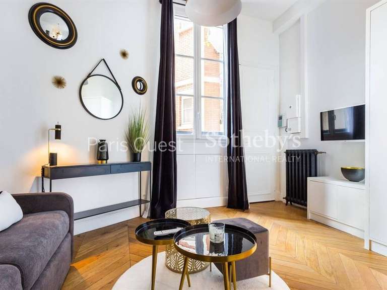 Appartement Paris 16e - 6 chambres - 247m²