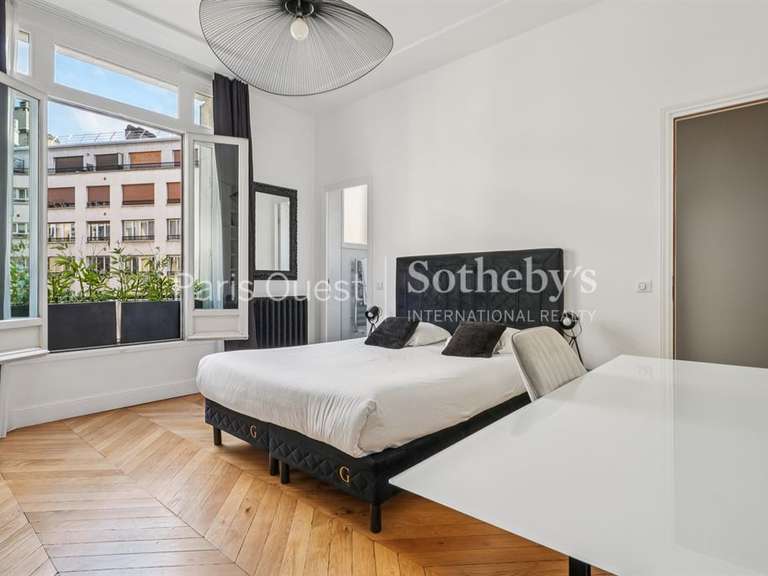 Apartment Paris 16e - 6 bedrooms - 247m²