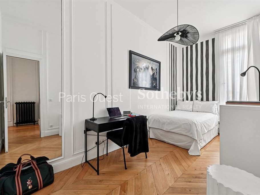 Apartment Paris 16e