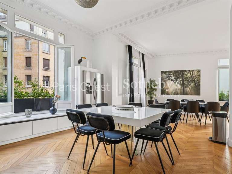 Apartment Paris 16e - 6 bedrooms - 247m²