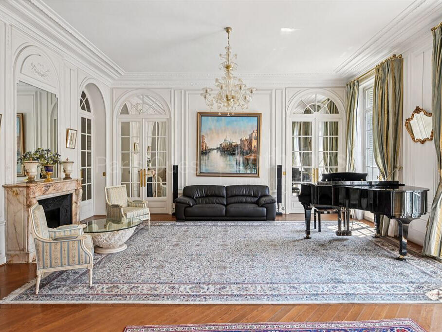 Apartment Paris 16e