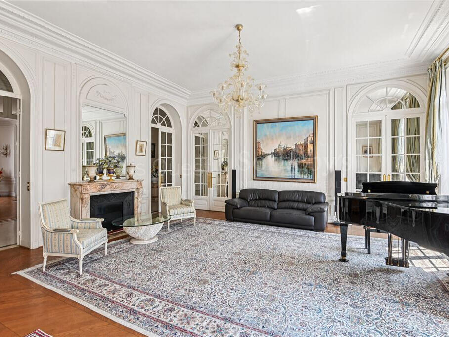 Apartment Paris 16e