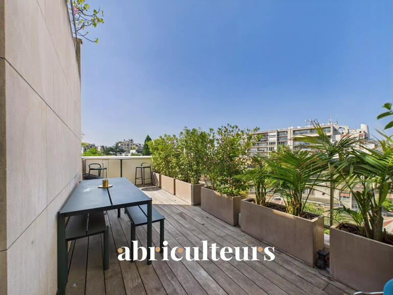 Appartement Paris 16e - 3 chambres - 147m²
