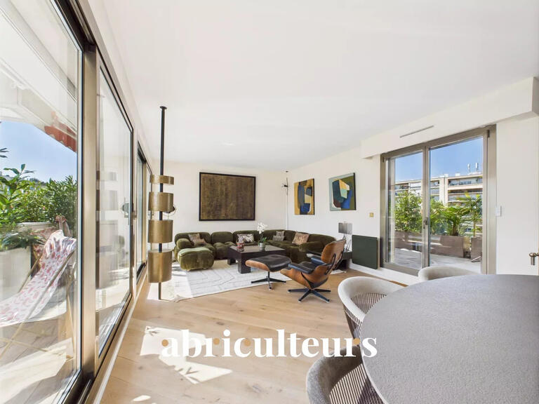 Appartement Paris 16e - 3 chambres - 147m²