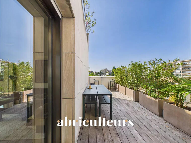 Appartement Paris 16e - 3 chambres - 147m²