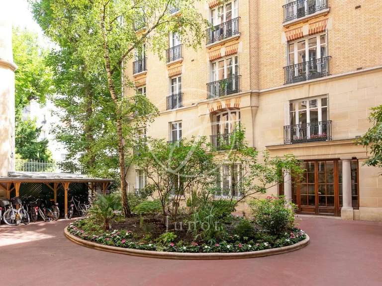 Apartment Paris 16e - 3 bedrooms - 144m²