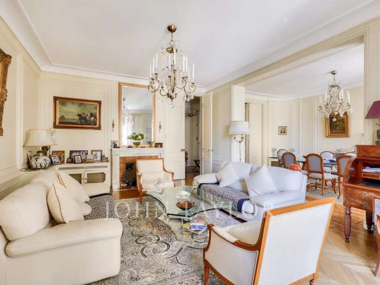 Appartement Paris 16e - 2 chambres - 143m²