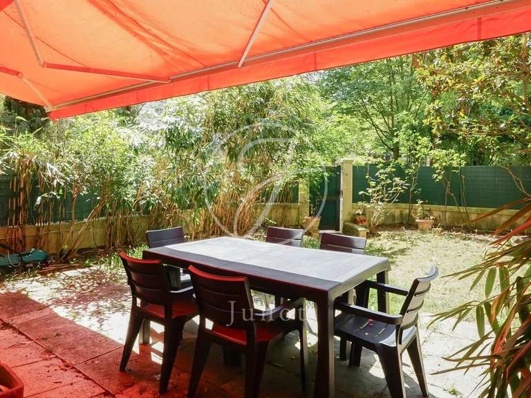 Appartement Paris 16e - 3 chambres - 166m²