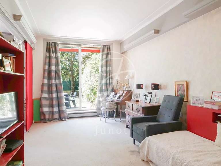 Appartement Paris 16e - 3 chambres - 166m²