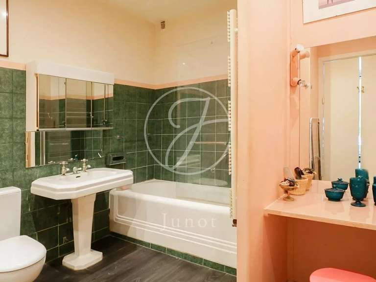 Appartement Paris 16e - 3 chambres - 166m²