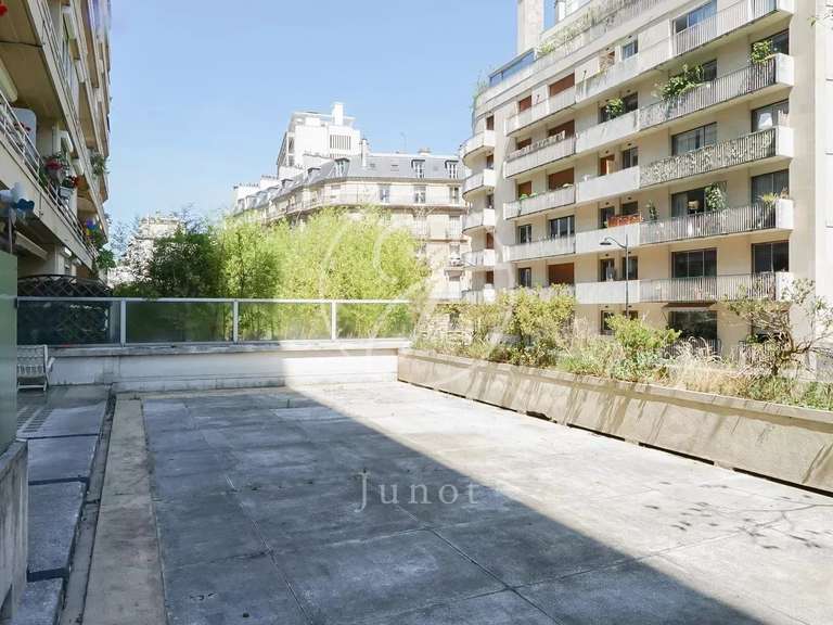 Appartement Paris 16e - 3 chambres - 166m²