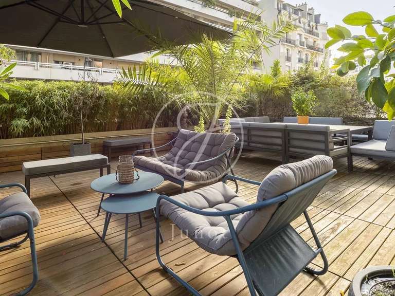 Appartement Paris 16e - 3 chambres - 166m²