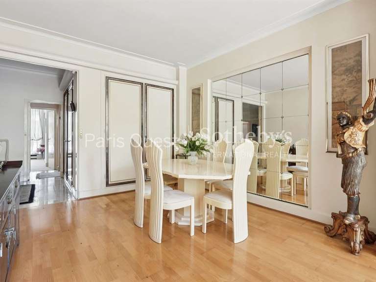 Apartment Paris 16e - 3 bedrooms - 151m²