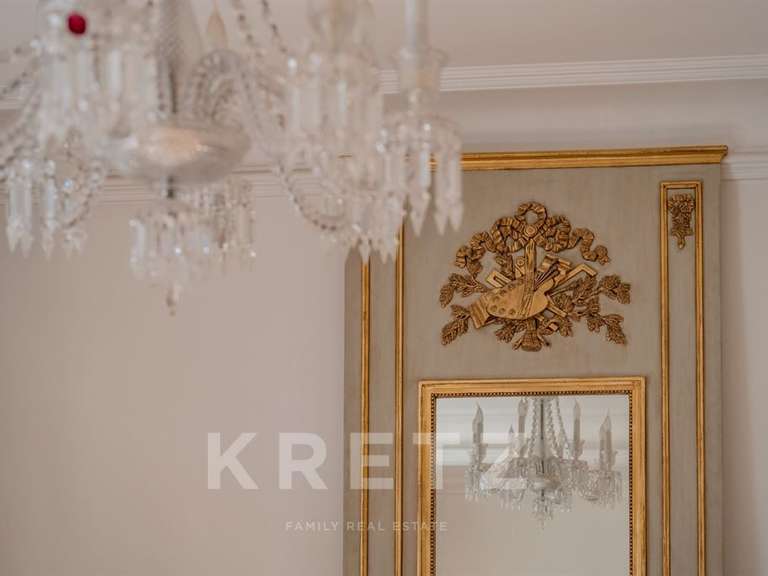 Appartement Paris 16e - 4 chambres - 330m²