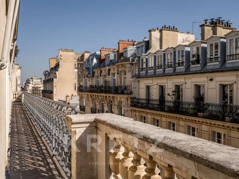 Appartement Paris 16e - 4 chambres - 330m²