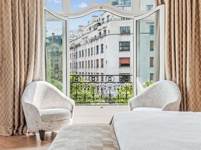 Appartement Paris 16e - 3 chambres - 246m²