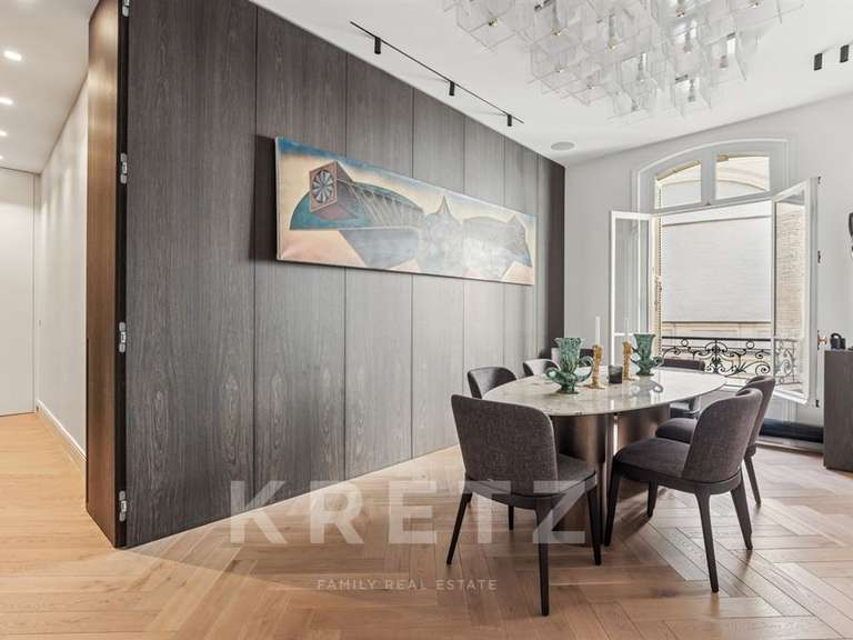Appartement Paris 16e - 3 chambres - 246m²