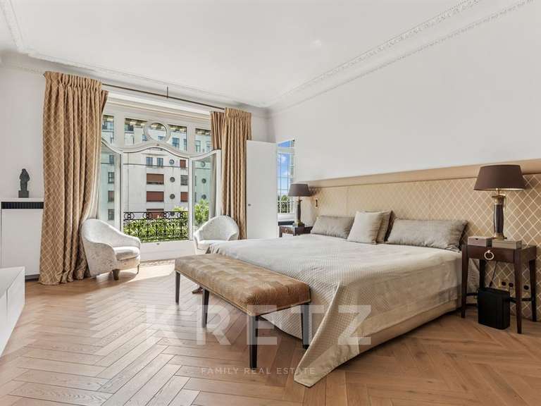 Appartement Paris 16e - 3 chambres - 246m²