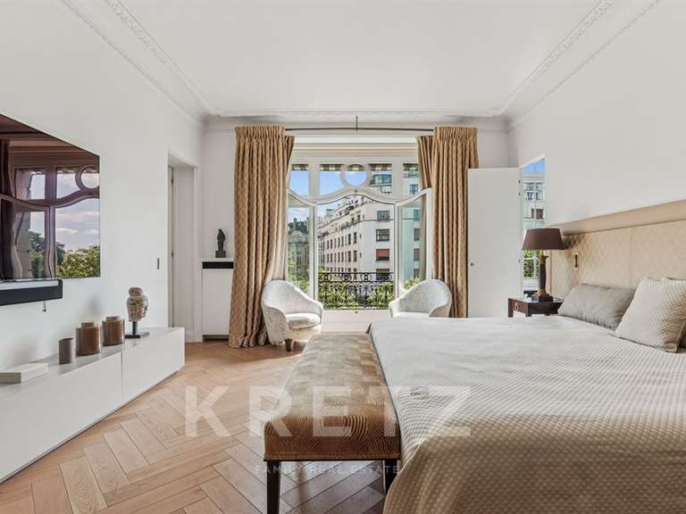 Appartement Paris 16e - 3 chambres - 246m²