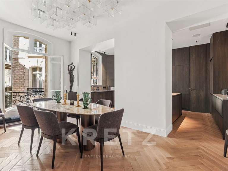 Appartement Paris 16e - 3 chambres - 246m²