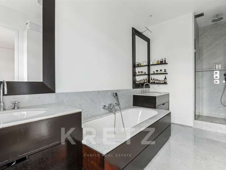 Appartement Paris 16e - 3 chambres - 246m²