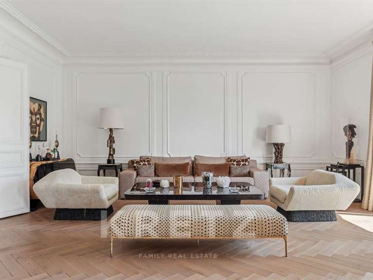 Appartement Paris 16e - 3 chambres - 246m²