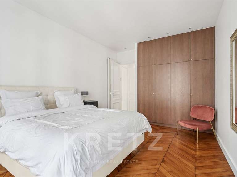 Appartement Paris 16e - 3 chambres - 163m²