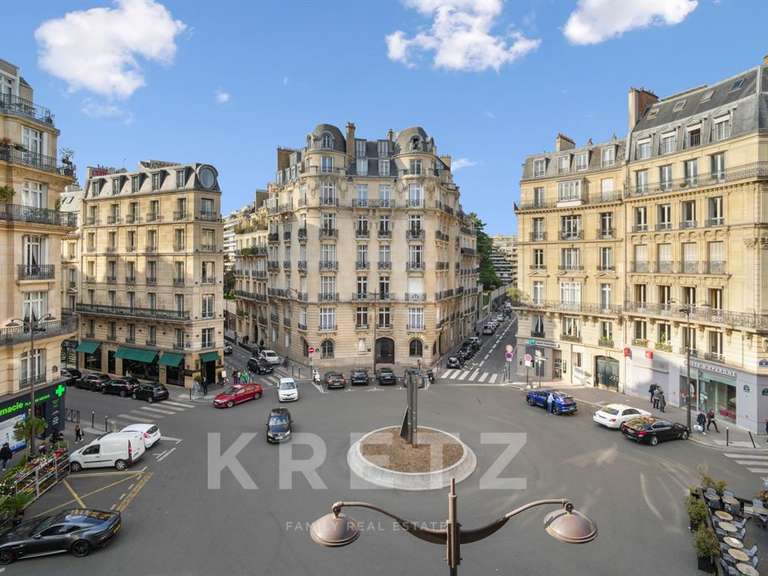 Appartement Paris 16e - 3 chambres - 163m²