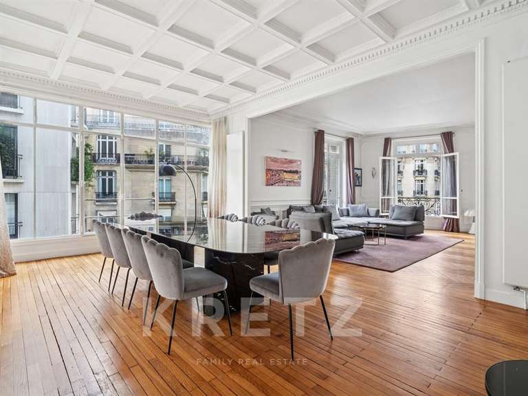 Appartement Paris 16e - 3 chambres - 163m²
