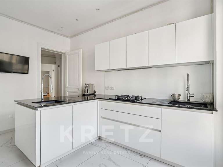 Appartement Paris 16e - 3 chambres - 163m²