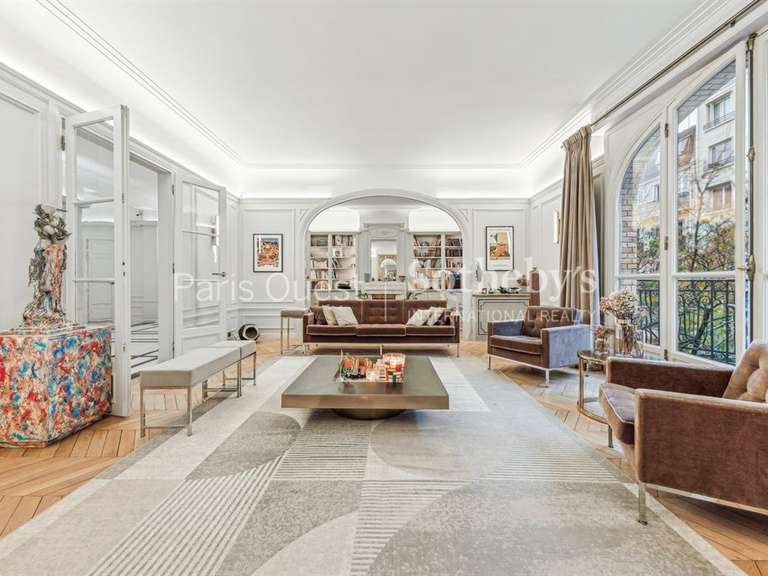 Appartement Paris 16e - 5 chambres - 335m²
