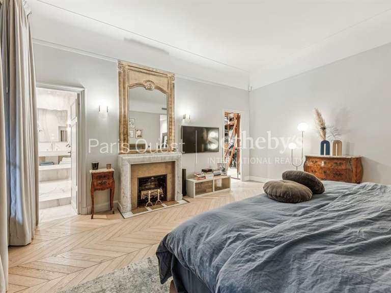 Appartement Paris 16e - 5 chambres - 335m²