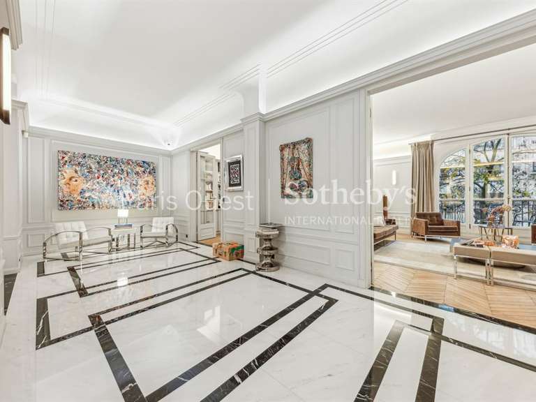 Appartement Paris 16e - 5 chambres - 335m²