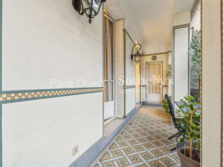 Appartement Paris 16e - 5 chambres - 335m²